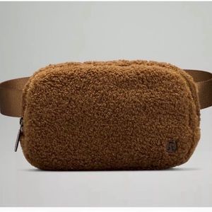 Everywhere Fleece Belt Bag